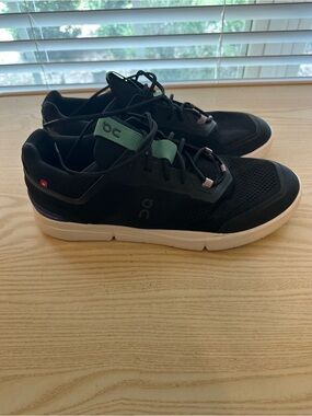 On Running Cloud Women’s Sneakers